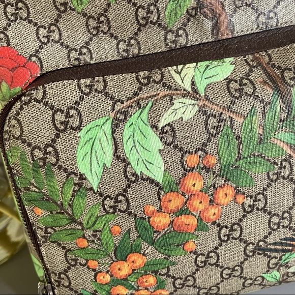 Gucci Large GG Web Supreme Monogram Backpack Unisex - Picture 16 of 16